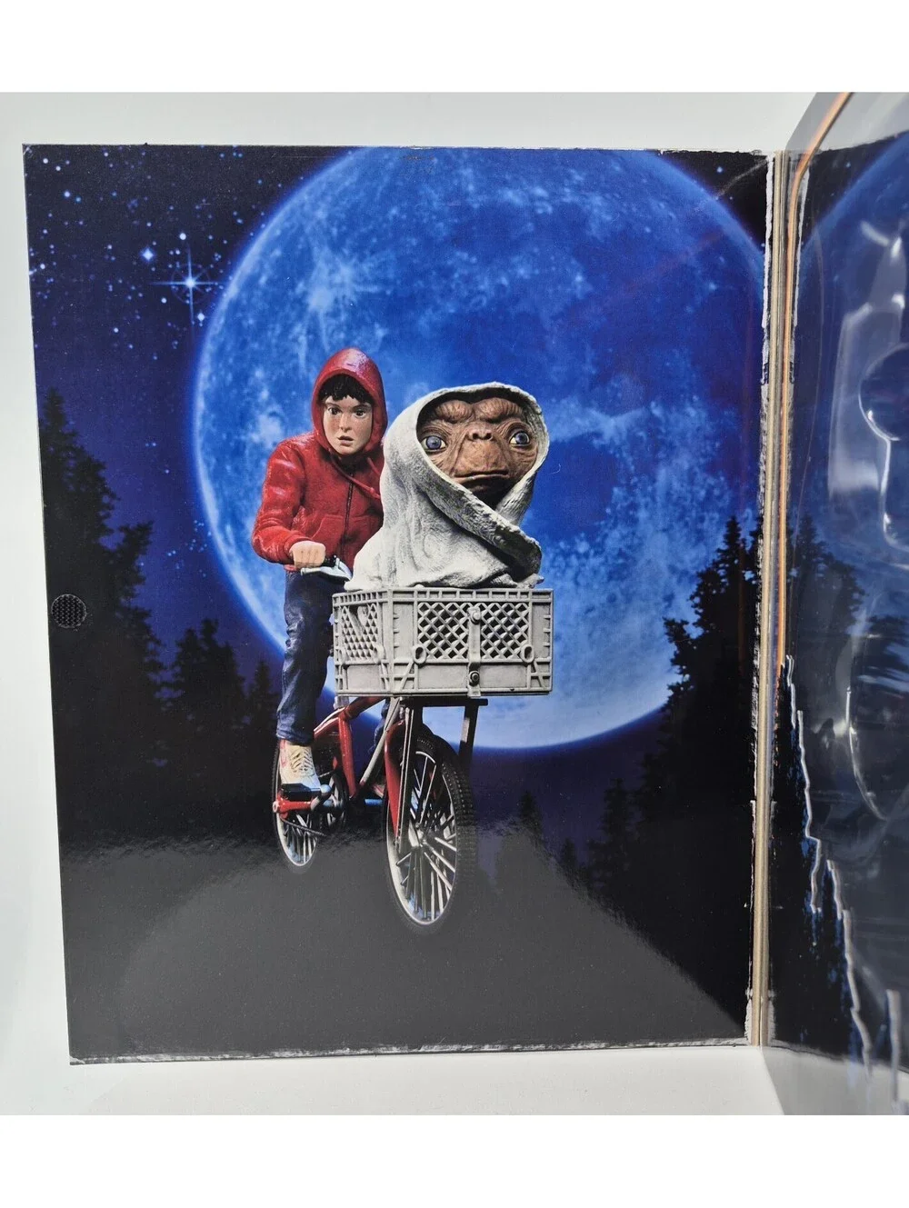 NECA E.T The Extra-Terrestrial 40th Anniversary Elliott and E.T. On Bicycle NEW